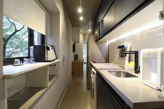 Cozinha de kitnet/studio à venda com 1 quarto, 32m² em Vila Nova Conceição, São Paulo