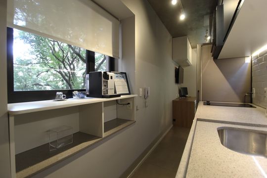Cozinha de kitnet/studio à venda com 1 quarto, 32m² em Vila Nova Conceição, São Paulo