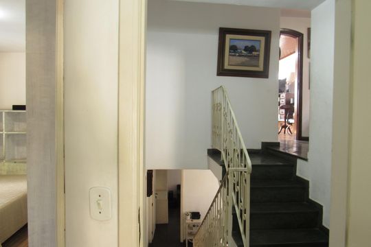 Corredores de casa para alugar com 3 quartos, 500m² em Adalgisa, Osasco