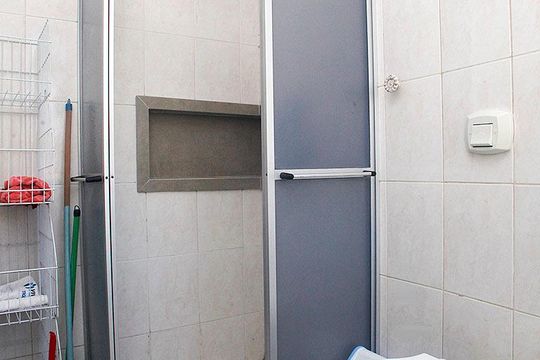 Banheiro de apartamento para alugar com 1 quarto, 34m² em Centro Histórico, Porto Alegre