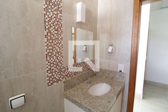 Banheiro Social de casa para alugar com 4 quartos, 450m² em Tibery, Uberlândia