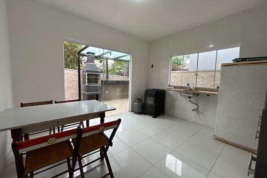 Cozinha  de casa para alugar com 2 quartos, 100m² em São João do Rio Vermelho, Florianópolis