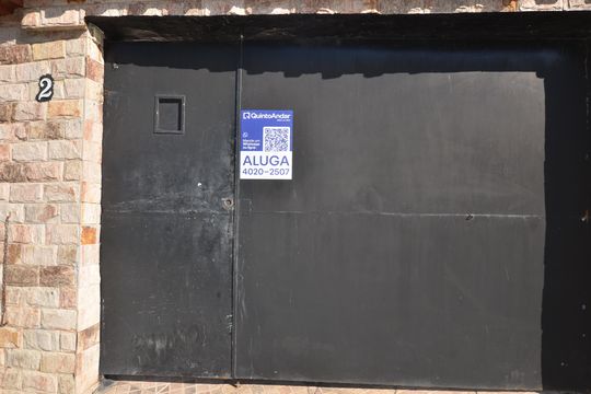 Placa Instalada de casa para alugar com 1 quarto, 50m² em Jardim Sulacap, Rio de Janeiro