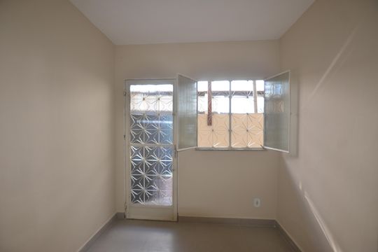 Casa para alugar com 1 quarto, 50m² em Jardim Sulacap, Rio de Janeiro