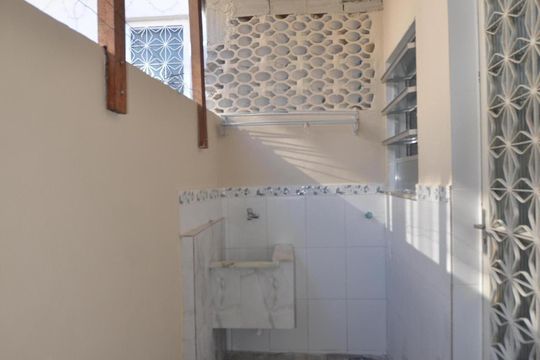Área de Serviço de casa para alugar com 1 quarto, 50m² em Jardim Sulacap, Rio de Janeiro