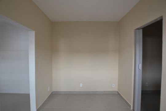 Sala de casa para alugar com 1 quarto, 50m² em Jardim Sulacap, Rio de Janeiro