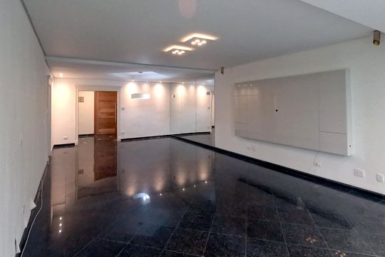 Sala  de apartamento para alugar com 3 quartos, 180m² em Gonzaga, Santos
