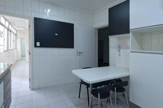 Cozinha de apartamento para alugar com 3 quartos, 180m² em Gonzaga, Santos