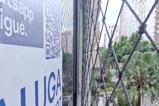 Placa de apartamento para alugar com 3 quartos, 180m² em Gonzaga, Santos