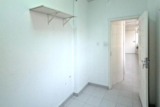 Quarto de Serviço de apartamento para alugar com 3 quartos, 180m² em Gonzaga, Santos