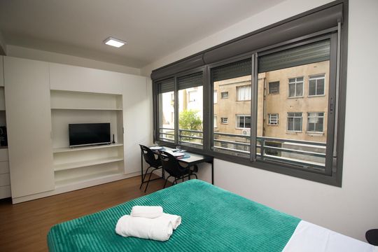 Sala/Quarto de apartamento à venda com 1 quarto, 27m² em Centro Histórico, Porto Alegre