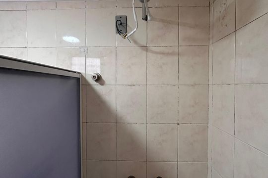 Banheiro social de apartamento à venda com 2 quartos, 60m² em Jardim Umuarama, São Paulo