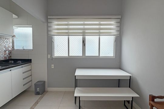 Sala de apartamento para alugar com 1 quarto, 35m² em Boqueirão, Santos