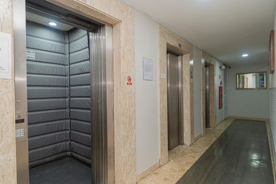 Área comum - Elevadores de apartamento para alugar com 2 quartos, 60m² em Bela Vista, São Paulo