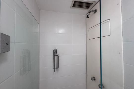 Banheiro Social de apartamento à venda com 2 quartos, 68m² em Recreio dos Bandeirantes, Rio de Janeiro