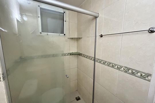 Banheiro de apartamento para alugar com 2 quartos, 49m² em Campinho, Rio de Janeiro