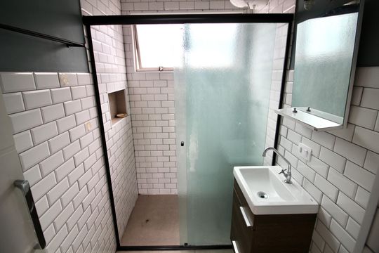 Banheiro de apartamento à venda com 2 quartos, 64m² em Vila Buenos Aires, São Paulo
