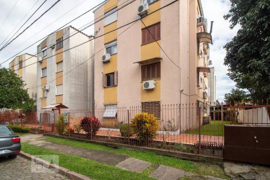 Fachada de apartamento para alugar com 1 quarto, 42m² em Sarandi, Porto Alegre