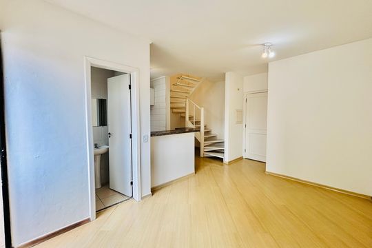 Sala  de apartamento para alugar com 2 quartos, 63m² em Alphaville Industrial, Barueri