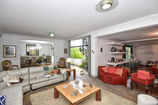 Casa à venda com 4 quartos, 650m² em Vila Progredior, São Paulo