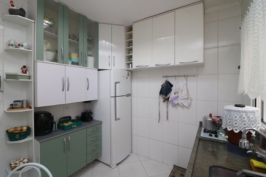 Cozinha de casa de condomínio para alugar com 3 quartos, 92m² em Vila Antonieta, São Paulo