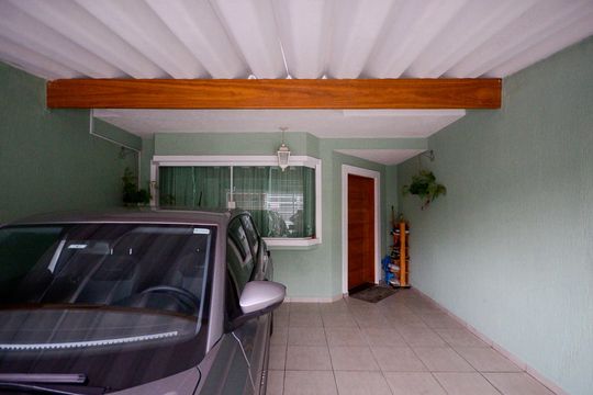 Garagem de casa à venda com 3 quartos, 150m² em Jardim Maria Estela, São Paulo