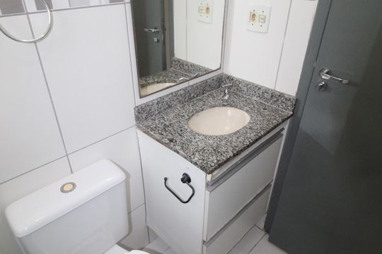 Banheiro da Suíte de apartamento para alugar com 3 quartos, 59m² em Bosque dos Eucaliptos, São José dos Campos