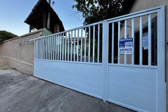 Fachada de casa de condomínio à venda com 4 quartos, 220m² em Camorim, Rio de Janeiro