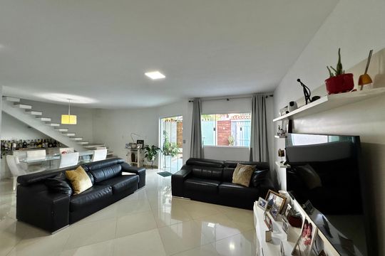 Sala de casa de condomínio à venda com 4 quartos, 220m² em Camorim, Rio de Janeiro