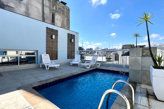 Piscina de apartamento para alugar com 1 quarto, 38m² em Cerqueira César, São Paulo