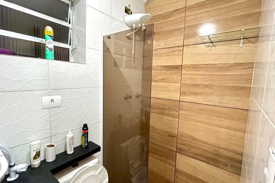 Banheiro de kitnet/studio para alugar com 1 quarto, 55m² em Vila Rosália, Guarulhos