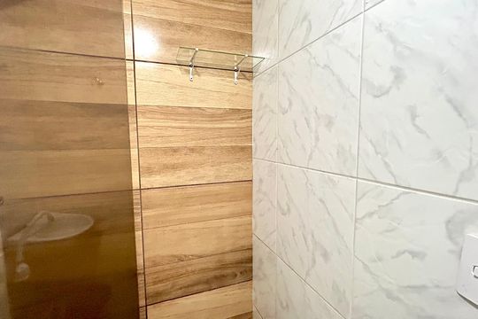 Banheiro de kitnet/studio para alugar com 1 quarto, 55m² em Vila Rosália, Guarulhos