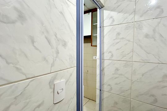 Banheiro de kitnet/studio para alugar com 1 quarto, 55m² em Vila Rosália, Guarulhos