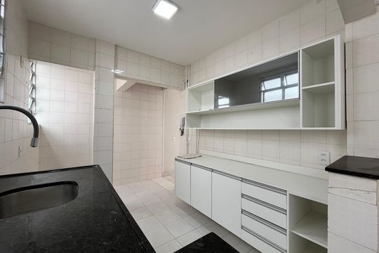 Cozinha de apartamento para alugar com 2 quartos, 170m² em Barra da Tijuca, Rio de Janeiro