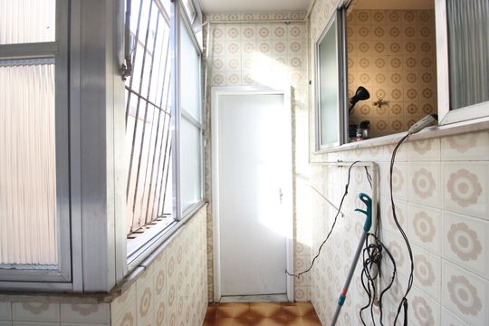 Área de serviço - Quarto/banheiro de apartamento à venda com 2 quartos, 75m² em Pechincha, Rio de Janeiro