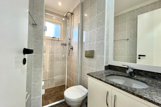 Banheiro Corredor de apartamento para alugar com 3 quartos, 105m² em Vila Clementino, São Paulo