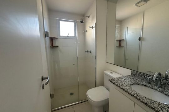 Banheiro da Suíte de apartamento para alugar com 2 quartos, 62m² em Alphaville Empresarial, Barueri