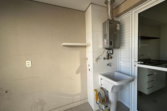Área de Serviço de apartamento para alugar com 2 quartos, 62m² em Alphaville Empresarial, Barueri