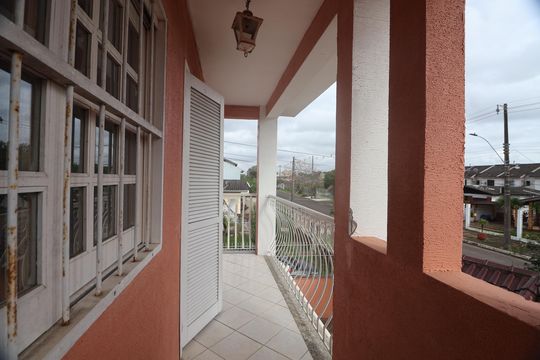 Sacada de casa à venda com 3 quartos, 315m² em Niterói, Canoas