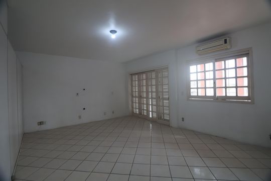 Sala 2 de casa à venda com 3 quartos, 315m² em Niterói, Canoas