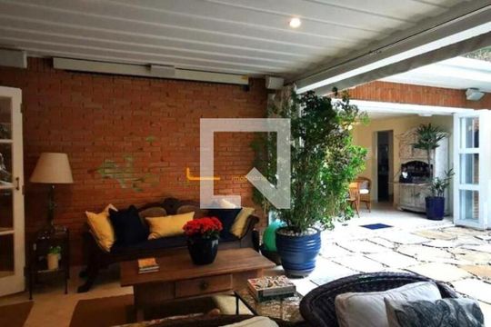 Casa à venda com 4 quartos, 400m² em Cidade Jardim, São Paulo