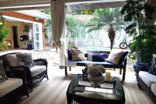 Casa à venda com 4 quartos, 400m² em Cidade Jardim, São Paulo