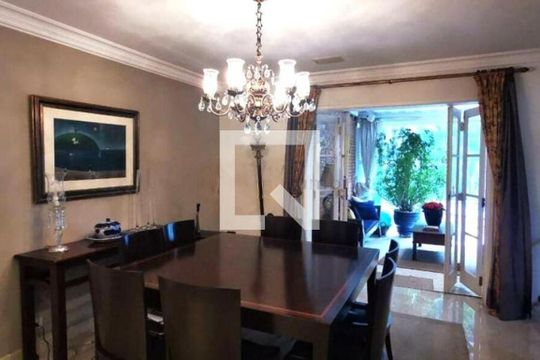 Casa à venda com 4 quartos, 400m² em Cidade Jardim, São Paulo
