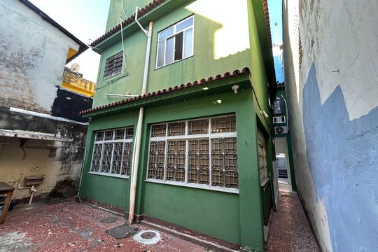 Fachada de casa à venda com 3 quartos, 150m² em Piedade, Rio de Janeiro