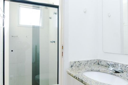 Banheiro de apartamento à venda com 1 quarto, 30m² em Vila Gopouva, Guarulhos