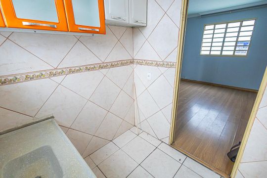 Cozinha de apartamento para alugar com 2 quartos, 60m² em Itapoã, Belo Horizonte