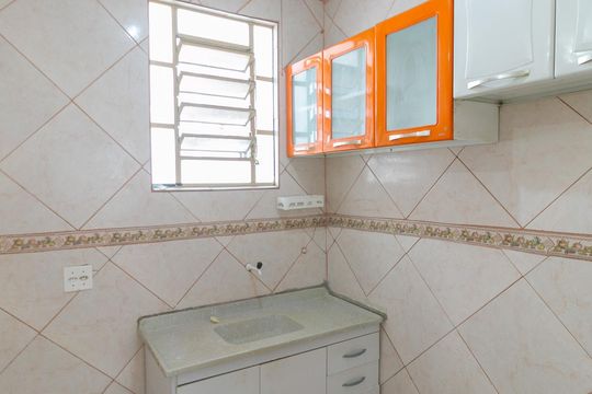 Cozinha de apartamento para alugar com 2 quartos, 60m² em Itapoã, Belo Horizonte