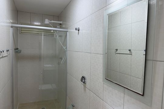Banheiro de apartamento para alugar com 2 quartos, 60m² em Cidade Monções, São Paulo