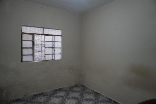 Casa para alugar com 1 quarto, 27m² em Vila Carmosina, São Paulo