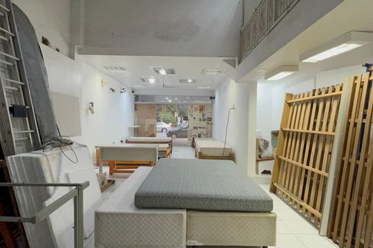 Garagem de casa para alugar com 8 quartos, 320m² em Pinheiros, São Paulo